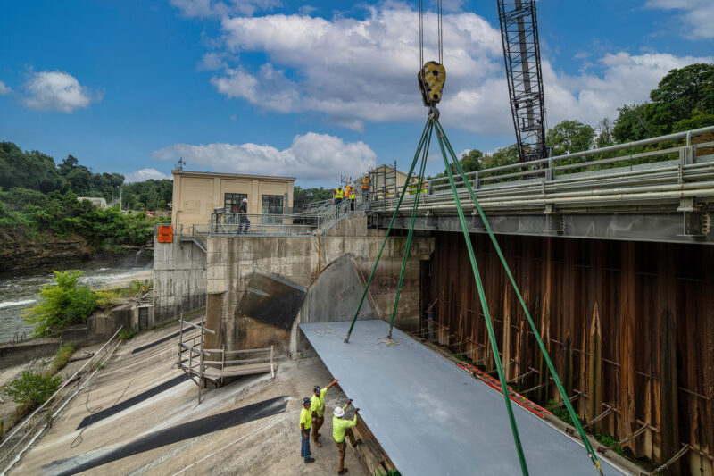 Replacement of hydropower gates