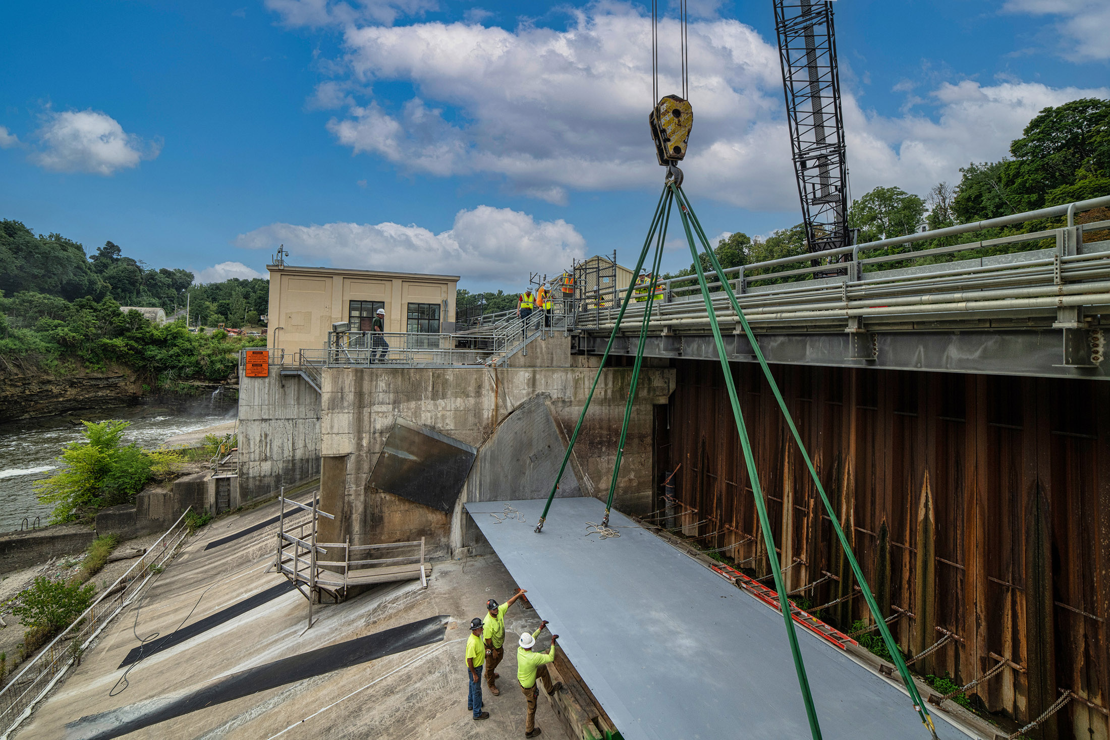 Replacement of hydropower gates